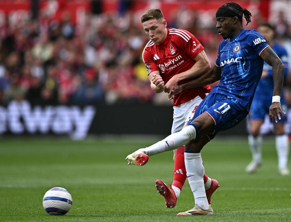 绿茵传承，足球主题文化展“十五运”站在广东美术馆开幕