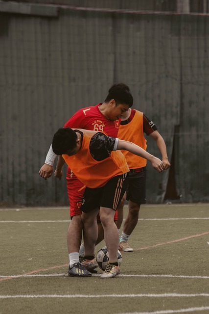 英媒：不敌纽卡赛后瓜帅与吉马良斯争论，并疑似怒斥摄像师